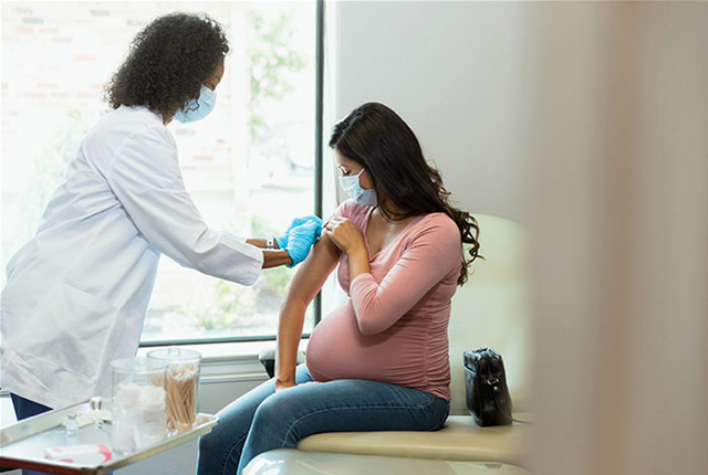 'Khuyến cáo sức khoẻ khẩn cấp' phòng lây nhiễm COVID - 19 với phụ nữ mang thai để thích ứng an toàn