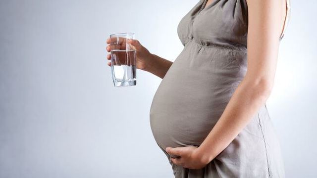 Nhiễm trùng tiểu trong thai kỳ có thể gây nguy cơ gì nếu không điều trị?