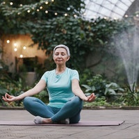 5 tư thế yoga giúp giảm căng thẳng, cải thiện tâm trạng 
