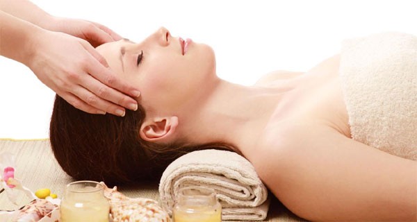 Mẹo đơn giản giúp hạn chế rụng tóc