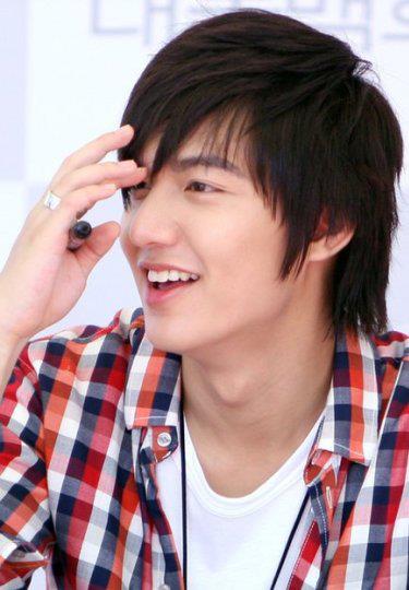 Thời trang sân bay Lee Min Ho cực chất