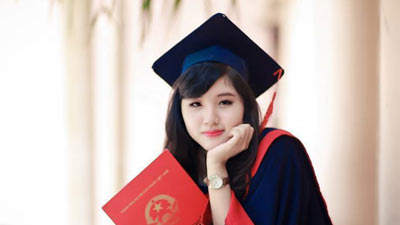 7 lý do bạn nên yêu cô nàng học luật