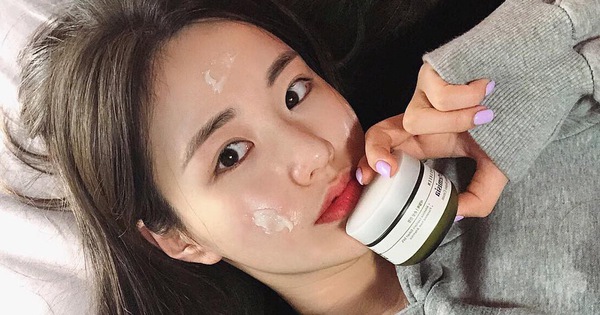 Dưỡng da nhiều bước không quan trọng bằng việc bôi lại các sản phẩm skincare trong ngày thật chuẩn