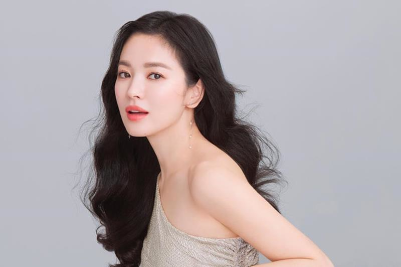 Song Hye Kyo và nghệ sĩ châu Á động viên dân vùng dịch virus corona