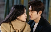 Lee Min Ho đăng ảnh tình tứ cùng nữ chính 'Quân vương bất diệt'