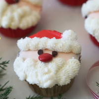 Cách làm bánh cupcake ông già noel dễ thương cho ngày Giáng Sinh