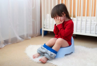 Hướng dẫn cha mẹ các bước vệ sinh vùng kín cho bé gái đúng cách